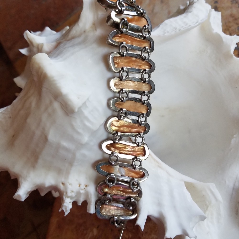 BEAUTIFUL UNUSUAL PEACH PEARL HEAVY STERLING BRACELET - Picture 7 of 10